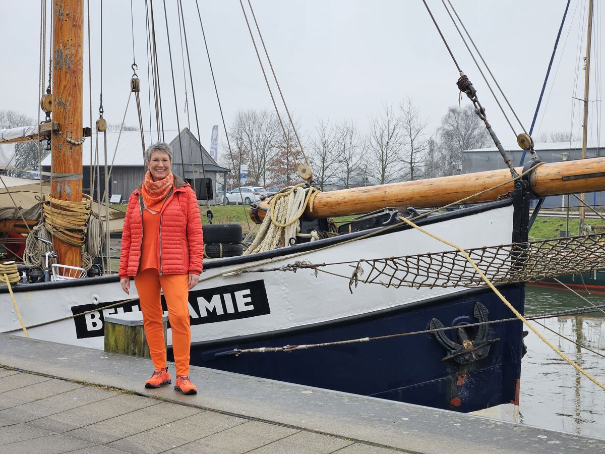 Ines Meyrose - Outfit 2025 - Orange